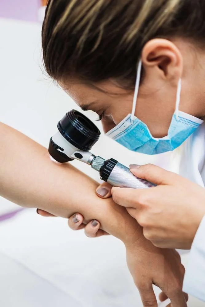 Exame dermatológico - Faculdade ISMD